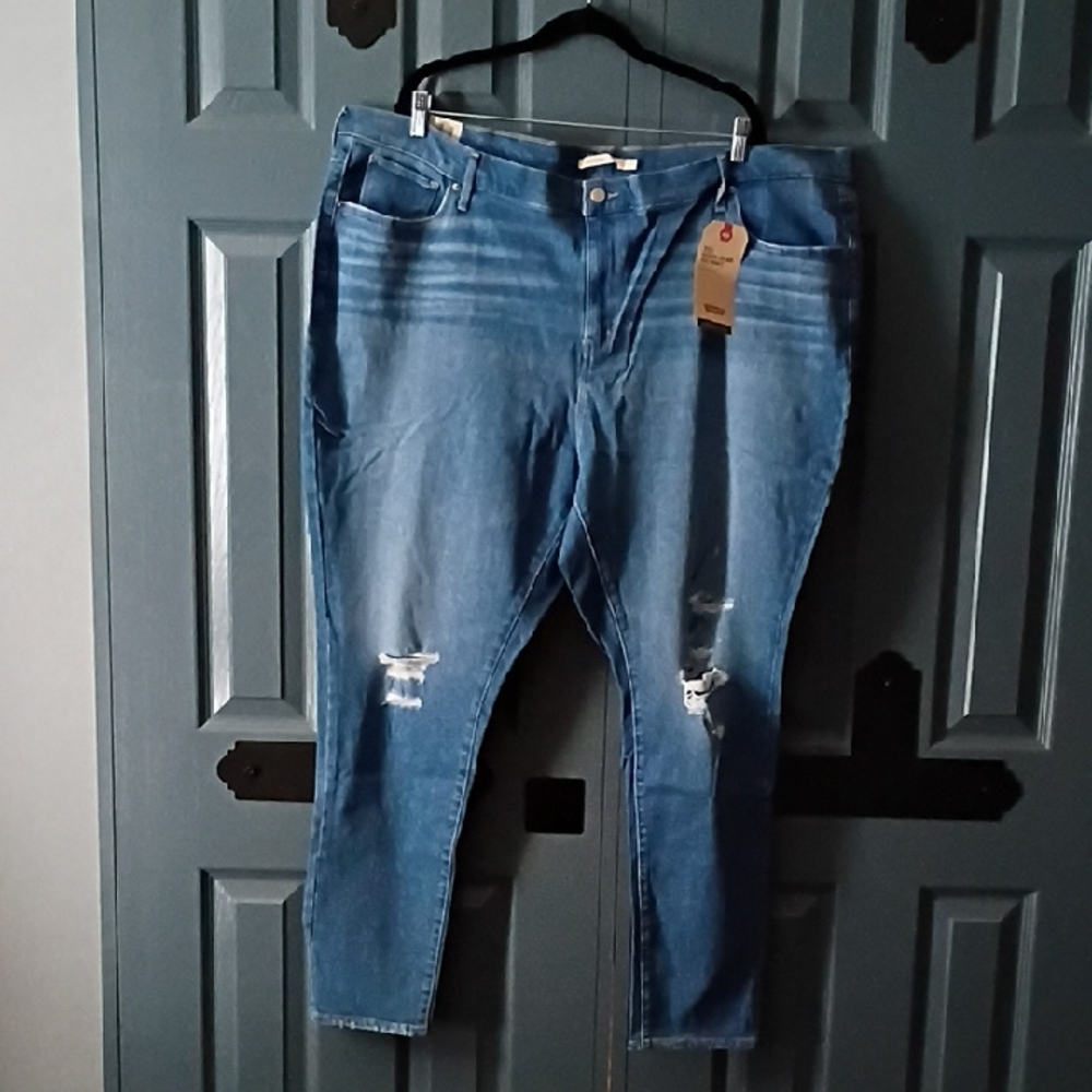 Levi's Women's Distressed Skinny Jeans in Medium Blue